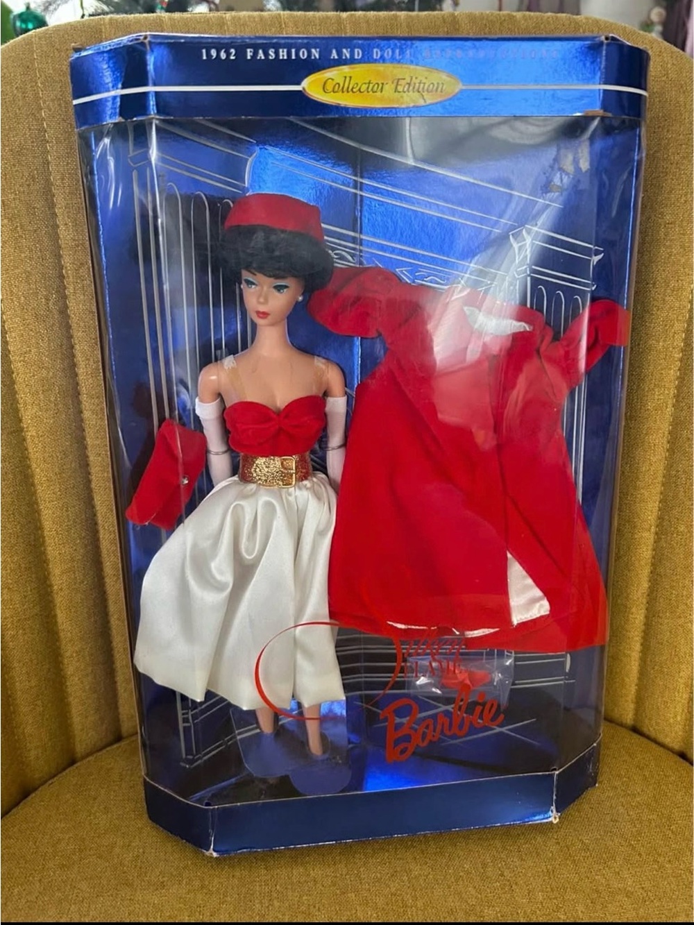 Silken Flame Retro Barbie Red coat black hair